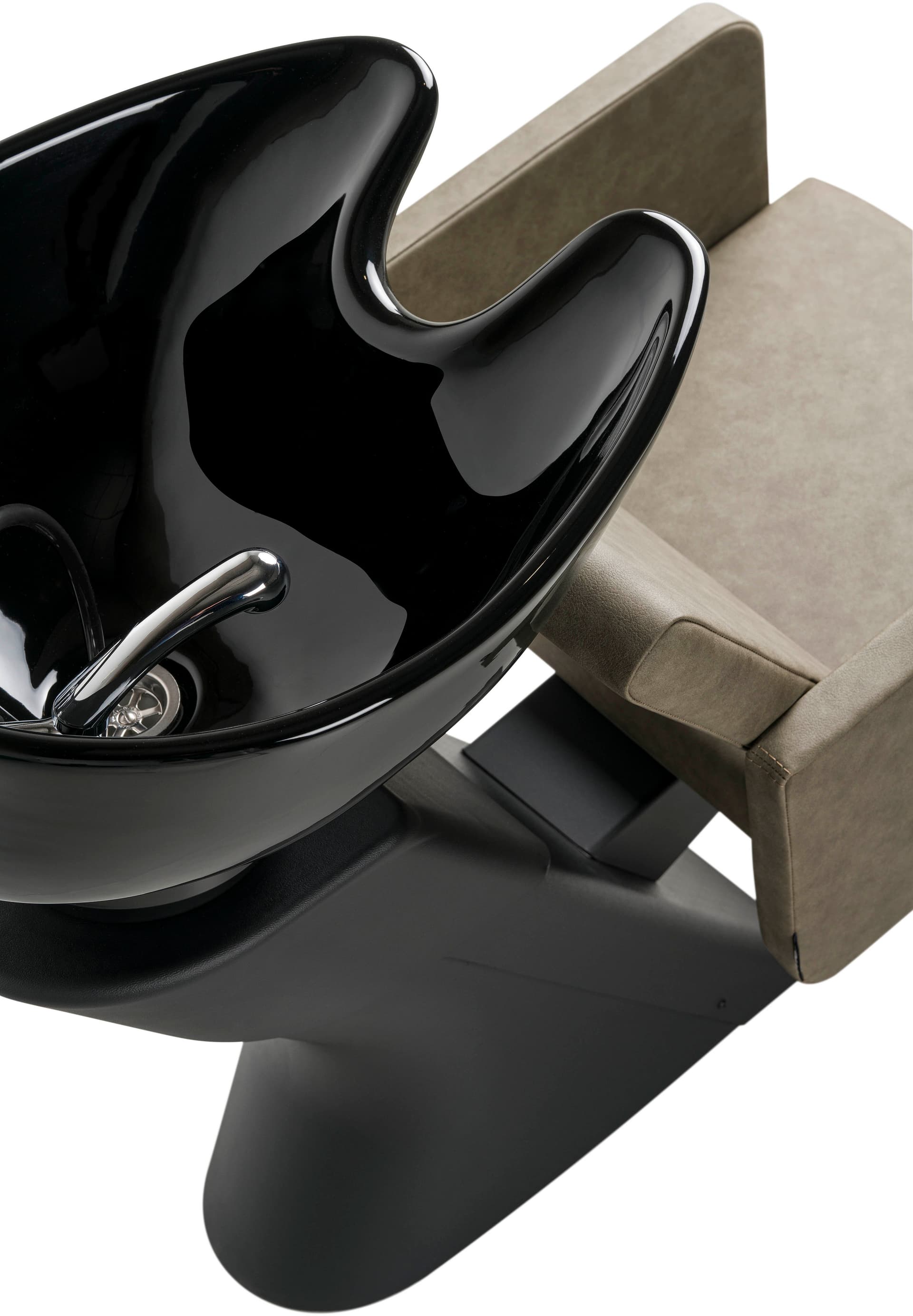 Corint_Henri_Black_Genuine_TC42_Treron_detail.jpg